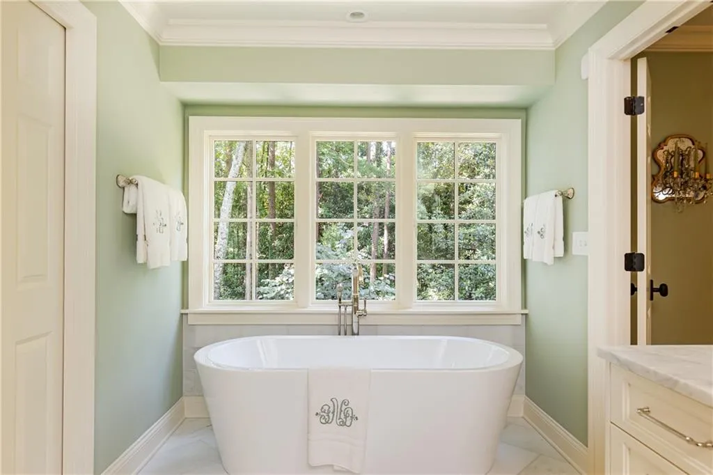 520 Kenbrook Drive, Sandy Springs, Georgia 30327, 4 Bedrooms Bedrooms, ,4 BathroomsBathrooms,Residential,Sold,520 Kenbrook Drive,7068226