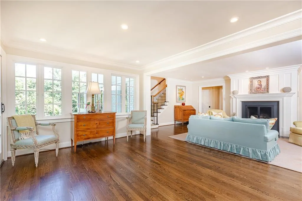 520 Kenbrook Drive, Sandy Springs, Georgia 30327, 4 Bedrooms Bedrooms, ,4 BathroomsBathrooms,Residential,Sold,520 Kenbrook Drive,7068226