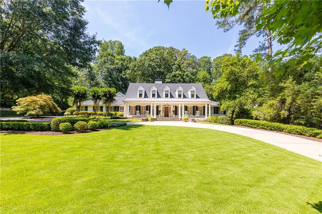 520 Kenbrook Drive, Sandy Springs, Georgia 30327, 4 Bedrooms Bedrooms, ,4 BathroomsBathrooms,Residential,Sold,520 Kenbrook Drive,7068226