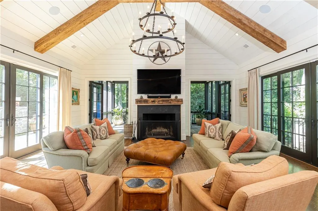 520 Kenbrook Drive, Sandy Springs, Georgia 30327, 4 Bedrooms Bedrooms, ,4 BathroomsBathrooms,Residential,Sold,520 Kenbrook Drive,7068226