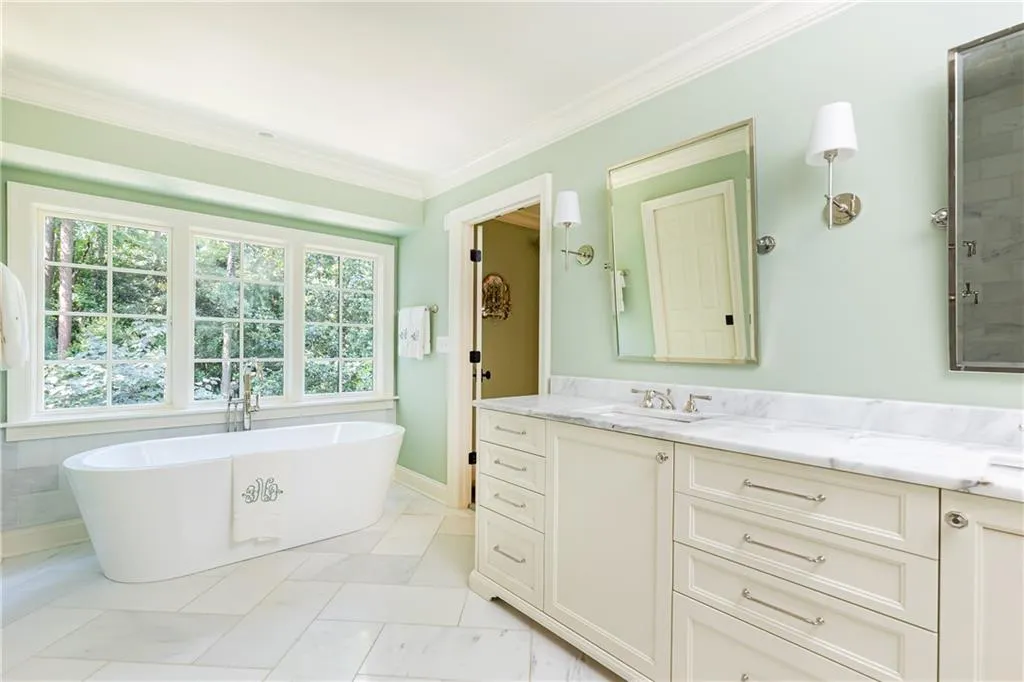 520 Kenbrook Drive, Sandy Springs, Georgia 30327, 4 Bedrooms Bedrooms, ,4 BathroomsBathrooms,Residential,Sold,520 Kenbrook Drive,7068226