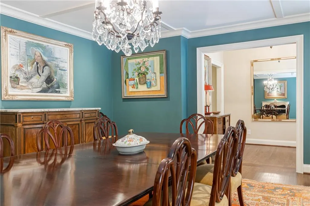 520 Kenbrook Drive, Sandy Springs, Georgia 30327, 4 Bedrooms Bedrooms, ,4 BathroomsBathrooms,Residential,Sold,520 Kenbrook Drive,7068226