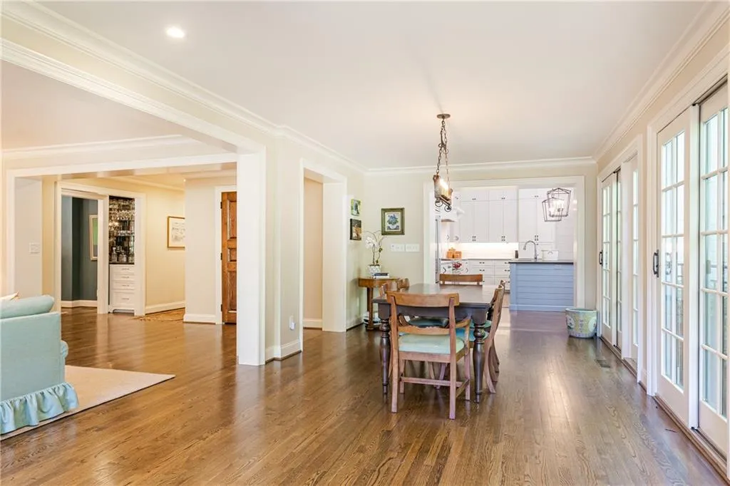 520 Kenbrook Drive, Sandy Springs, Georgia 30327, 4 Bedrooms Bedrooms, ,4 BathroomsBathrooms,Residential,Sold,520 Kenbrook Drive,7068226