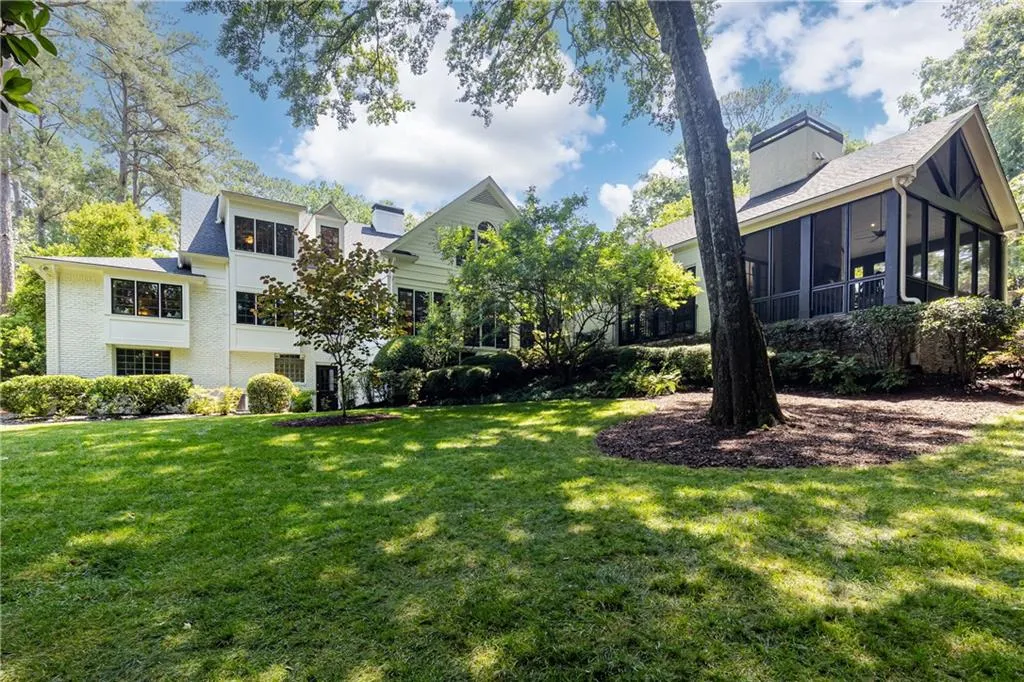 520 Kenbrook Drive, Sandy Springs, Georgia 30327, 4 Bedrooms Bedrooms, ,4 BathroomsBathrooms,Residential,Sold,520 Kenbrook Drive,7068226