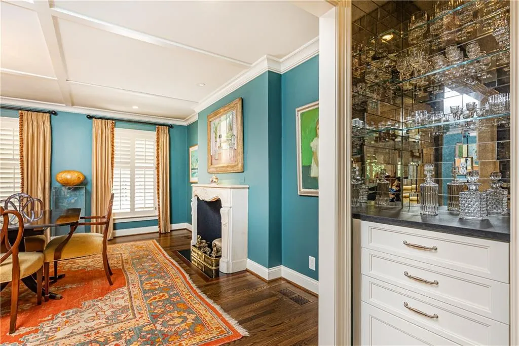 520 Kenbrook Drive, Sandy Springs, Georgia 30327, 4 Bedrooms Bedrooms, ,4 BathroomsBathrooms,Residential,Sold,520 Kenbrook Drive,7068226