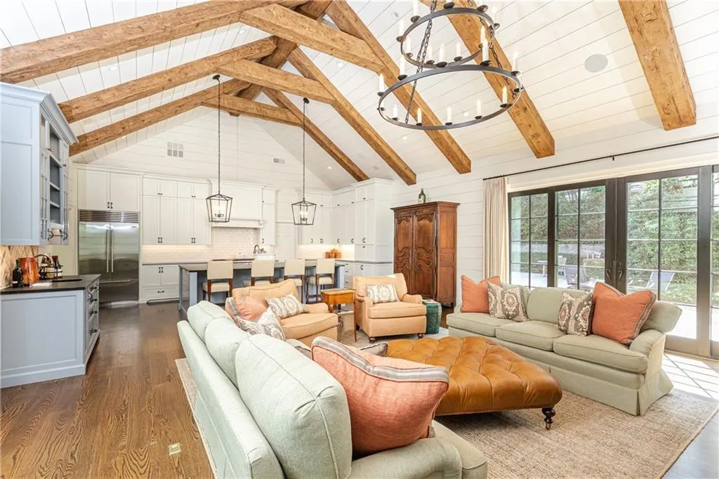 520 Kenbrook Drive, Sandy Springs, Georgia 30327, 4 Bedrooms Bedrooms, ,4 BathroomsBathrooms,Residential,Sold,520 Kenbrook Drive,7068226