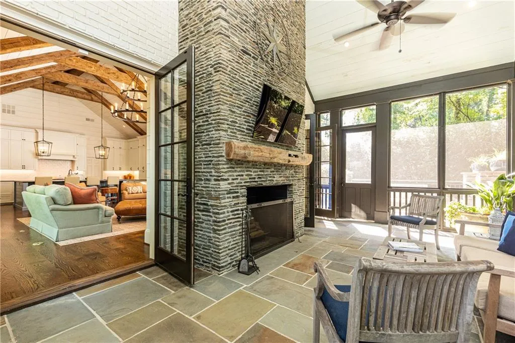 520 Kenbrook Drive, Sandy Springs, Georgia 30327, 4 Bedrooms Bedrooms, ,4 BathroomsBathrooms,Residential,Sold,520 Kenbrook Drive,7068226