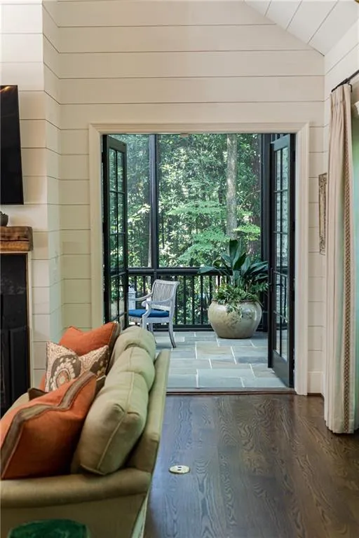 520 Kenbrook Drive, Sandy Springs, Georgia 30327, 4 Bedrooms Bedrooms, ,4 BathroomsBathrooms,Residential,Sold,520 Kenbrook Drive,7068226