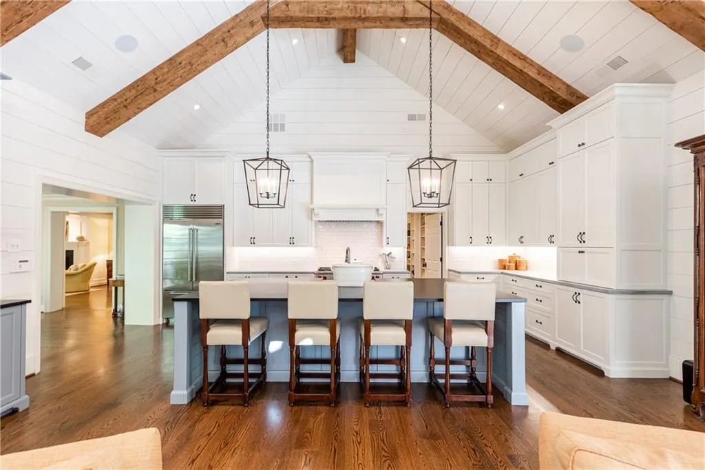 520 Kenbrook Drive, Sandy Springs, Georgia 30327, 4 Bedrooms Bedrooms, ,4 BathroomsBathrooms,Residential,Sold,520 Kenbrook Drive,7068226