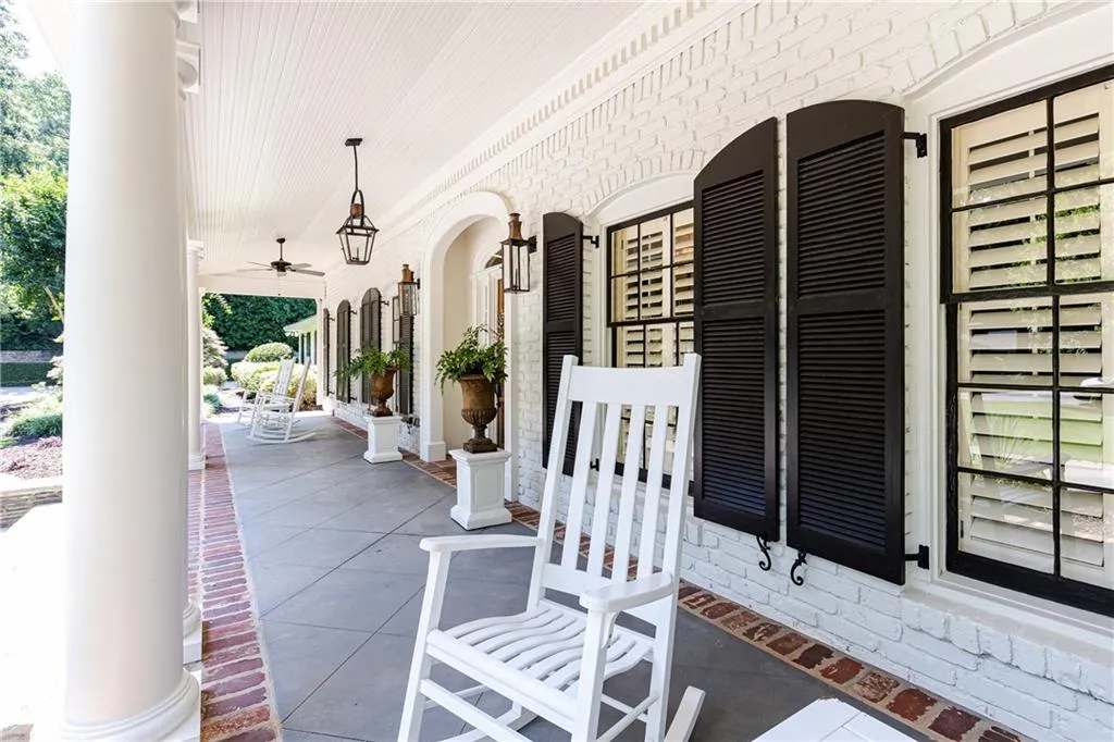 520 Kenbrook Drive, Sandy Springs, Georgia 30327, 4 Bedrooms Bedrooms, ,4 BathroomsBathrooms,Residential,Sold,520 Kenbrook Drive,7068226