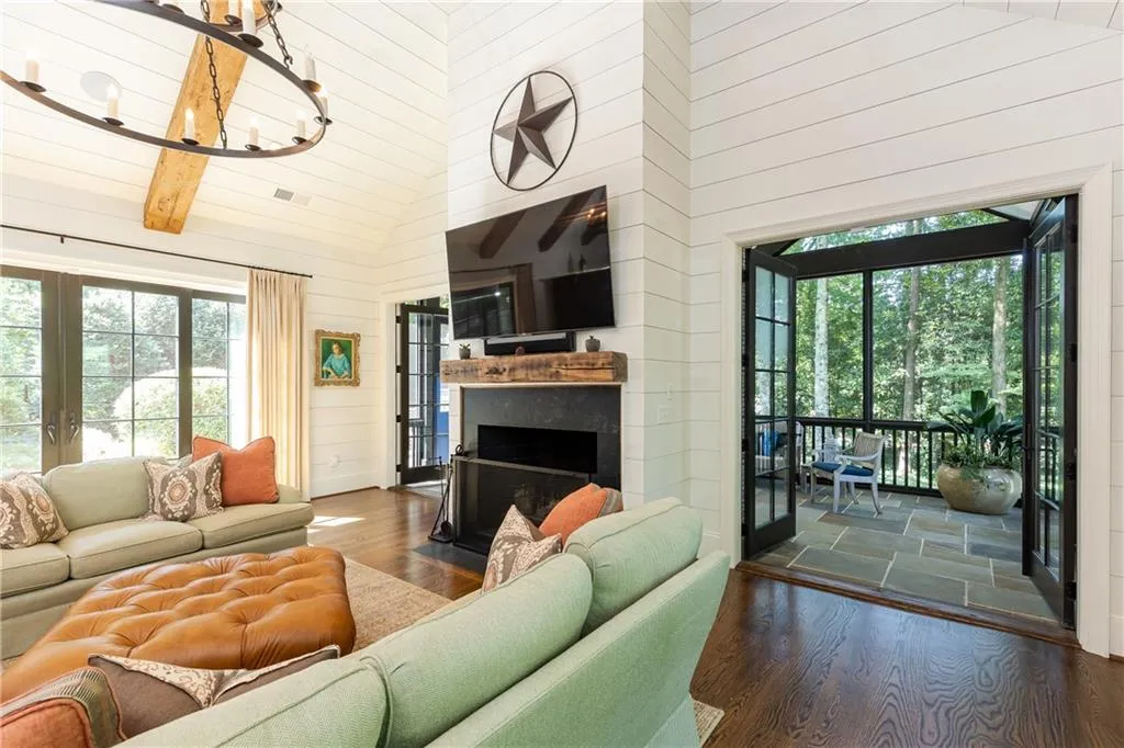 520 Kenbrook Drive, Sandy Springs, Georgia 30327, 4 Bedrooms Bedrooms, ,4 BathroomsBathrooms,Residential,Sold,520 Kenbrook Drive,7068226