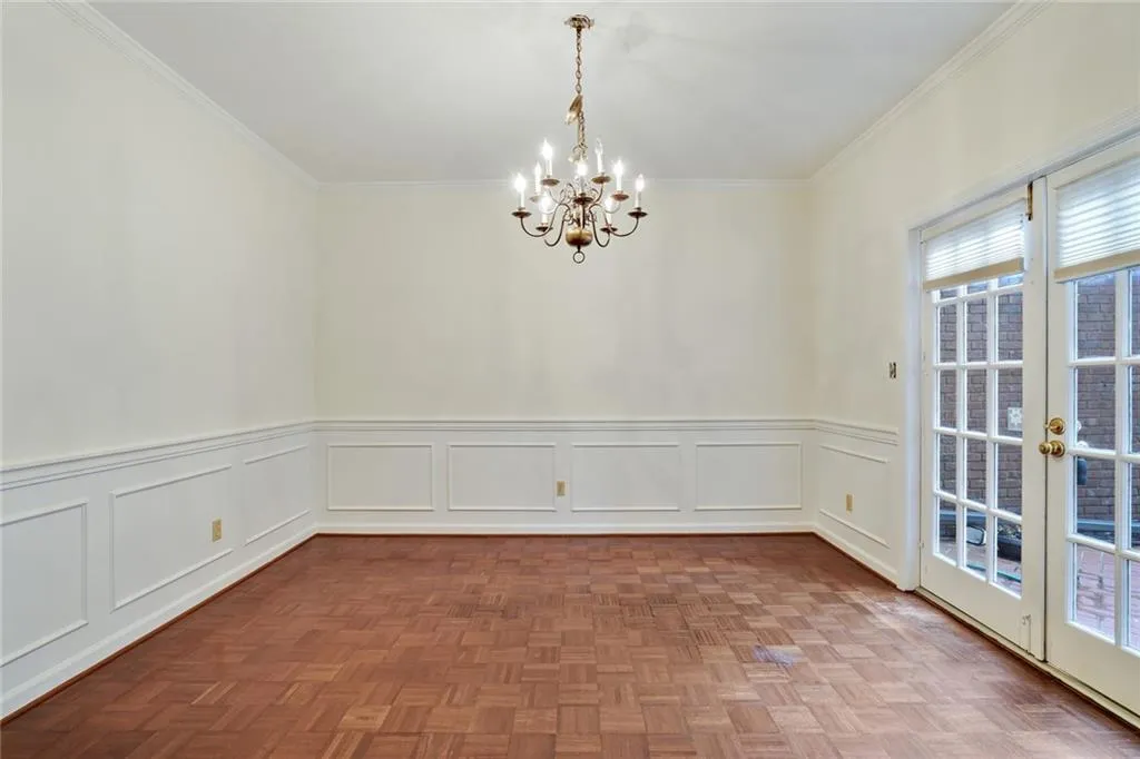 5205 Glenridge Drive, Sandy Springs, Georgia 30342, 3 Bedrooms Bedrooms, ,2 BathroomsBathrooms,Residential,Sold,5205 Glenridge Drive,7180915