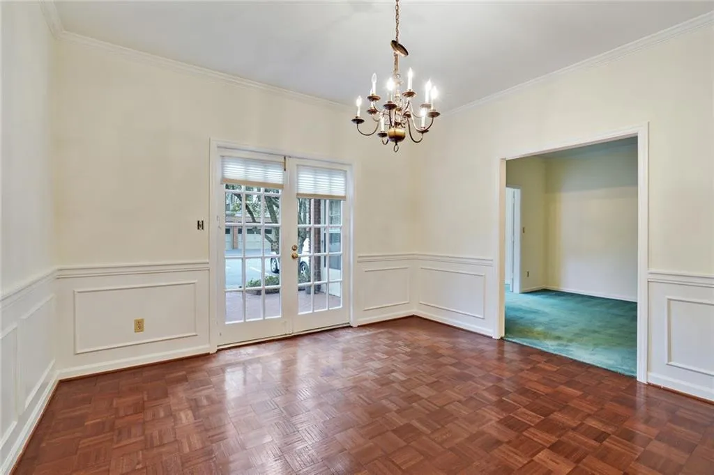 5205 Glenridge Drive, Sandy Springs, Georgia 30342, 3 Bedrooms Bedrooms, ,2 BathroomsBathrooms,Residential,Sold,5205 Glenridge Drive,7180915