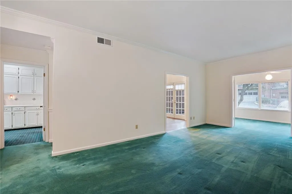 5205 Glenridge Drive, Sandy Springs, Georgia 30342, 3 Bedrooms Bedrooms, ,2 BathroomsBathrooms,Residential,Sold,5205 Glenridge Drive,7180915