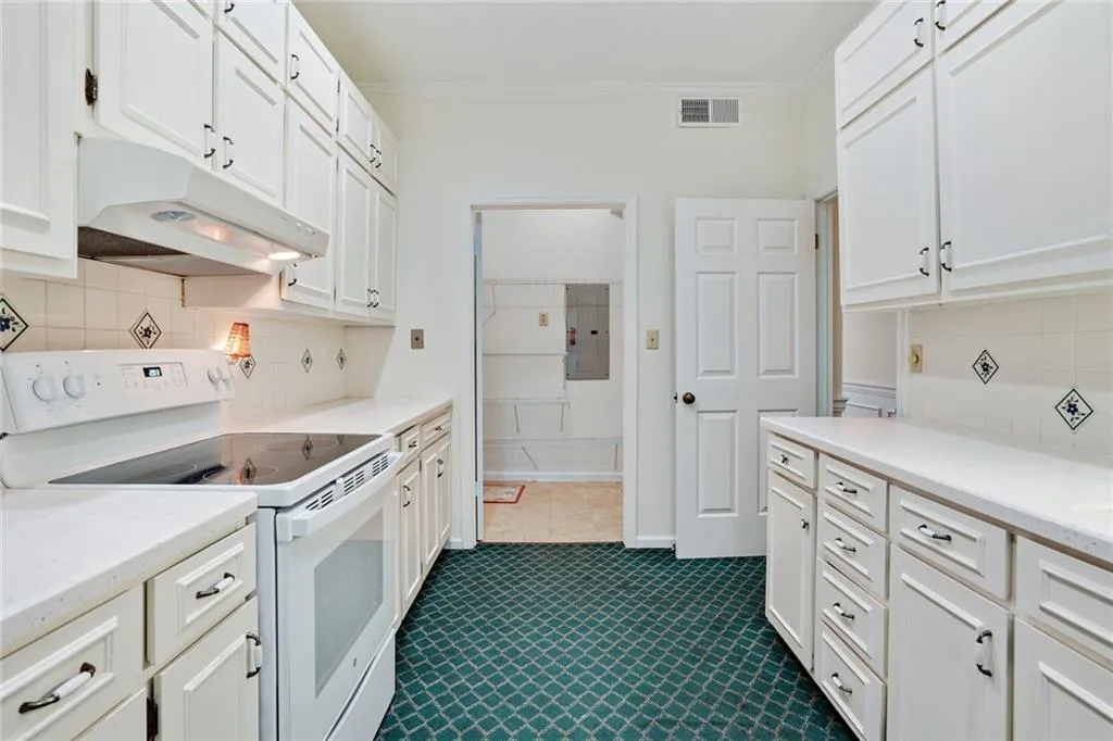 5205 Glenridge Drive, Sandy Springs, Georgia 30342, 3 Bedrooms Bedrooms, ,2 BathroomsBathrooms,Residential,Sold,5205 Glenridge Drive,7180915