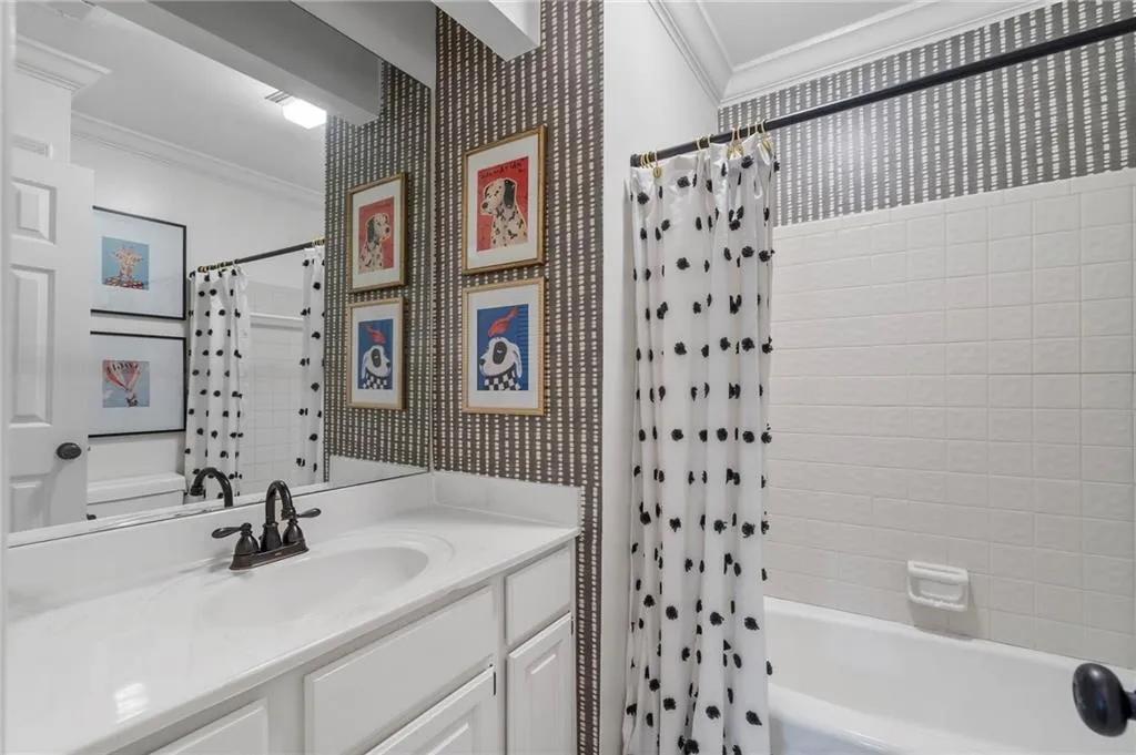 1237 Brookhaven Park Place Ne, Brookhaven, Georgia 30319, 2 Bedrooms Bedrooms, ,2 BathroomsBathrooms,Residential,For Sale,1237 Brookhaven Park Place Ne,7618932
