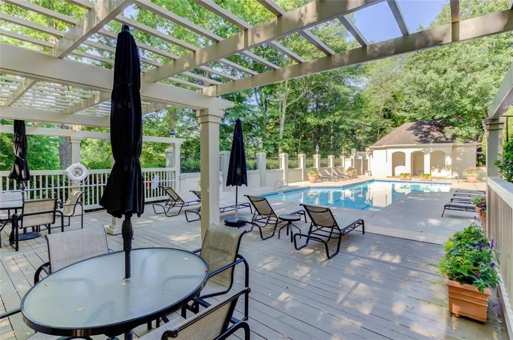 1237 Brookhaven Park Place Ne, Brookhaven, Georgia 30319, 2 Bedrooms Bedrooms, ,2 BathroomsBathrooms,Residential,For Sale,1237 Brookhaven Park Place Ne,7618932