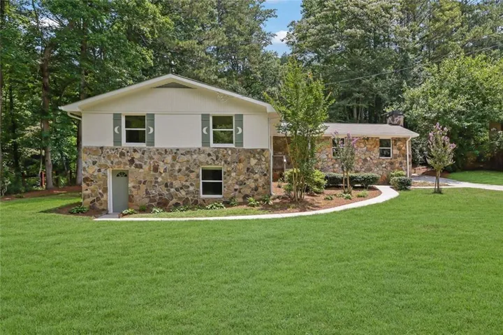 2270 Addison Road Ne, Marietta, Georgia 30066
