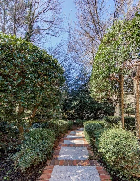 115 Old Stratton Chase Nw, Atlanta, Georgia 30328, 5 Bedrooms Bedrooms, ,5 BathroomsBathrooms,Residential,Sold,115 Old Stratton Chase Nw,6726527