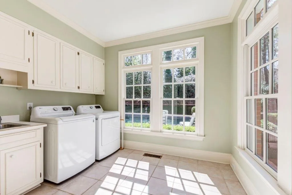 115 Old Stratton Chase Nw, Atlanta, Georgia 30328, 5 Bedrooms Bedrooms, ,5 BathroomsBathrooms,Residential,Sold,115 Old Stratton Chase Nw,6726527