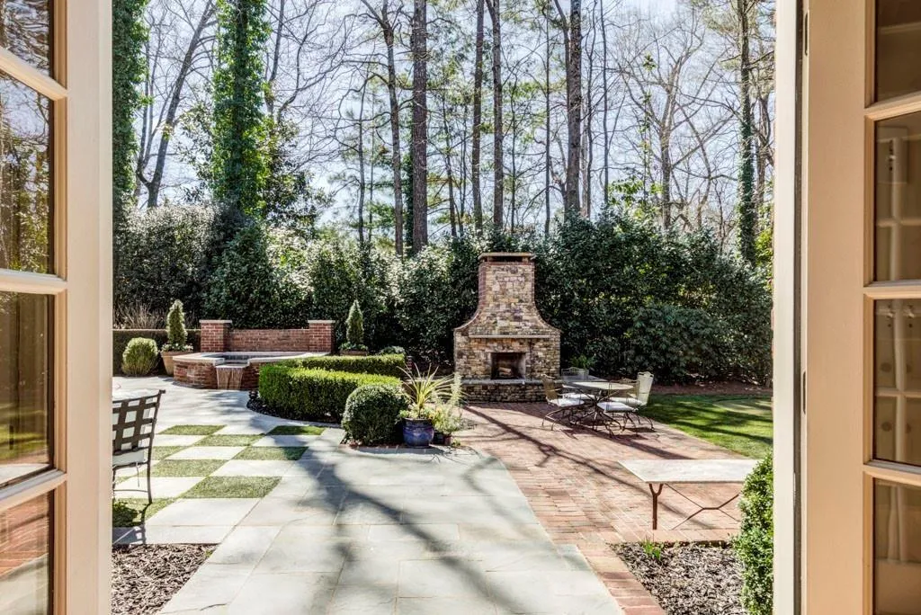 115 Old Stratton Chase Nw, Atlanta, Georgia 30328, 5 Bedrooms Bedrooms, ,5 BathroomsBathrooms,Residential,Sold,115 Old Stratton Chase Nw,6726527