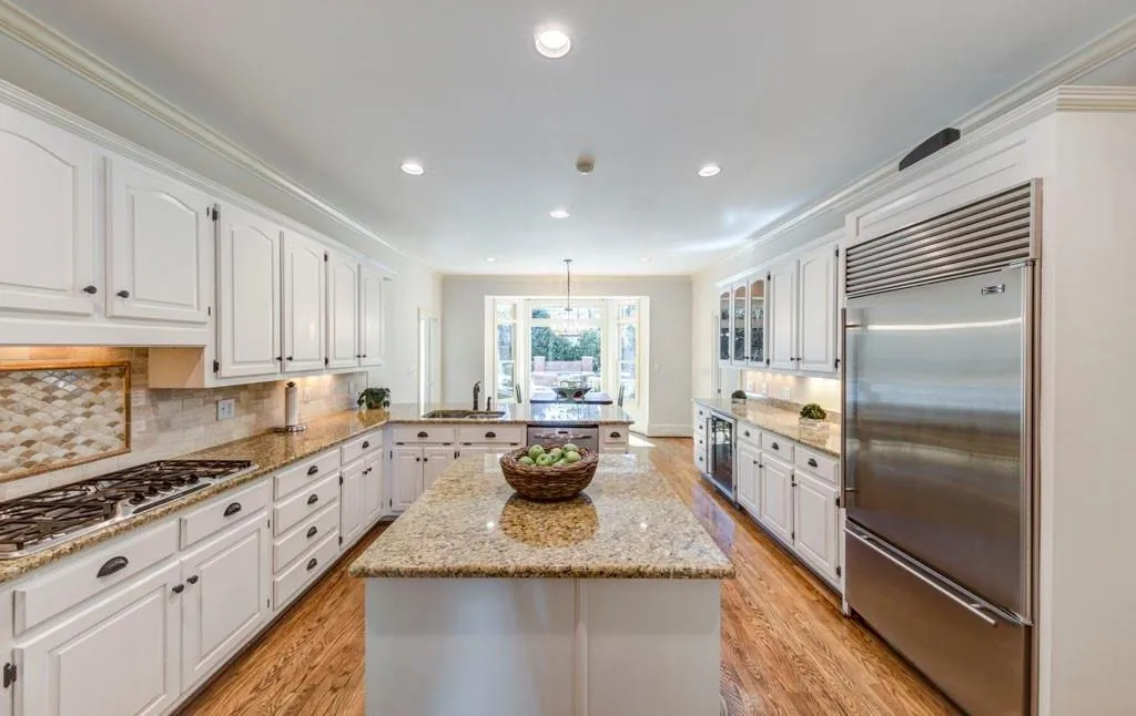 115 Old Stratton Chase Nw, Atlanta, Georgia 30328, 5 Bedrooms Bedrooms, ,5 BathroomsBathrooms,Residential,Sold,115 Old Stratton Chase Nw,6726527