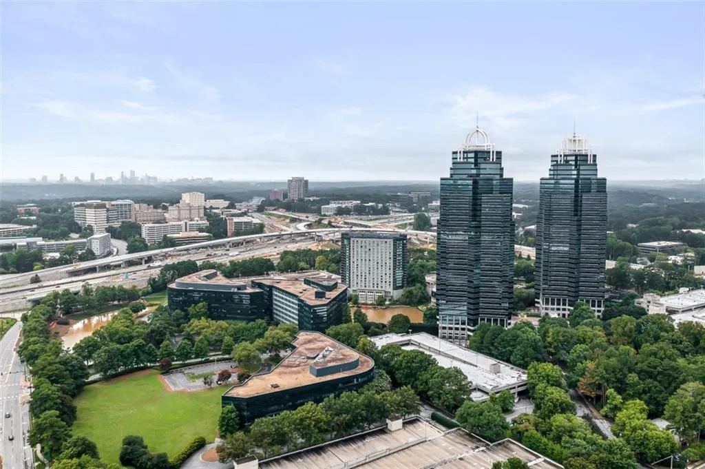5425 Chemin De Vie, Atlanta, Georgia 30342, 2 Bedrooms Bedrooms, ,2 BathroomsBathrooms,Residential,Sold,5425 Chemin De Vie,6937747
