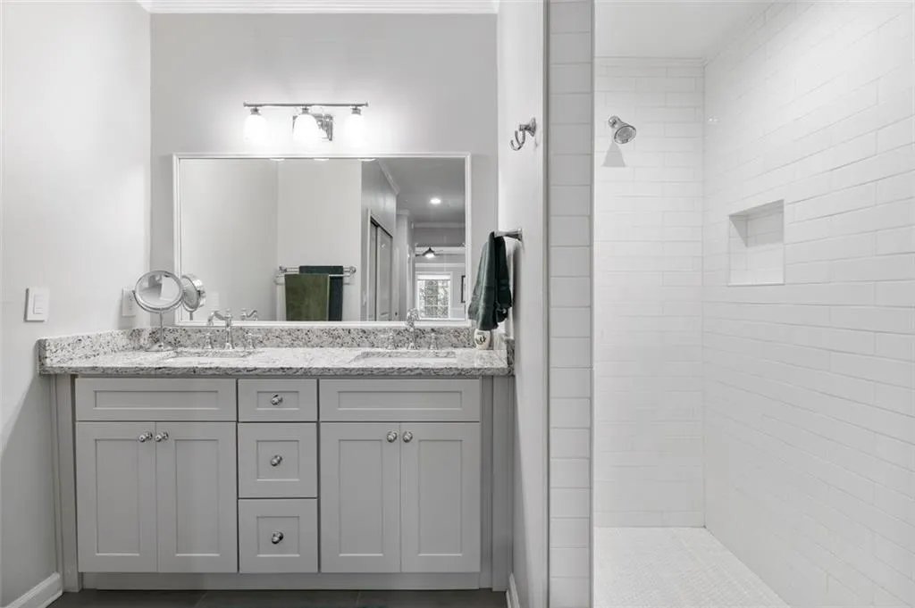 5425 Chemin De Vie, Atlanta, Georgia 30342, 2 Bedrooms Bedrooms, ,2 BathroomsBathrooms,Residential,Sold,5425 Chemin De Vie,6937747