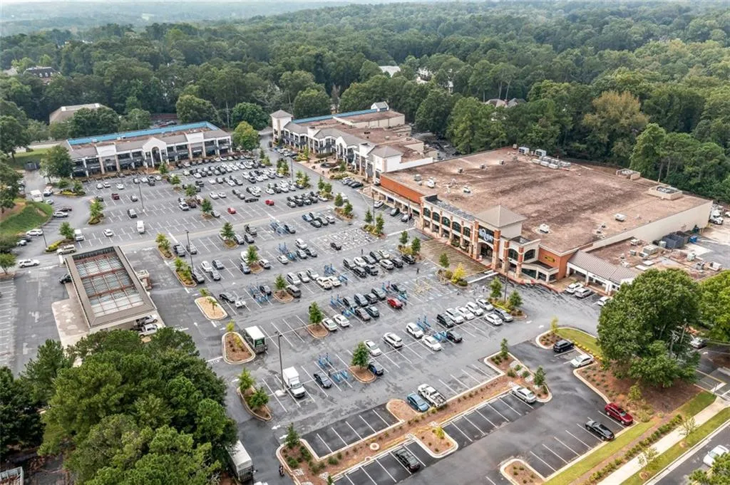 5425 Chemin De Vie, Atlanta, Georgia 30342, 2 Bedrooms Bedrooms, ,2 BathroomsBathrooms,Residential,Sold,5425 Chemin De Vie,6937747