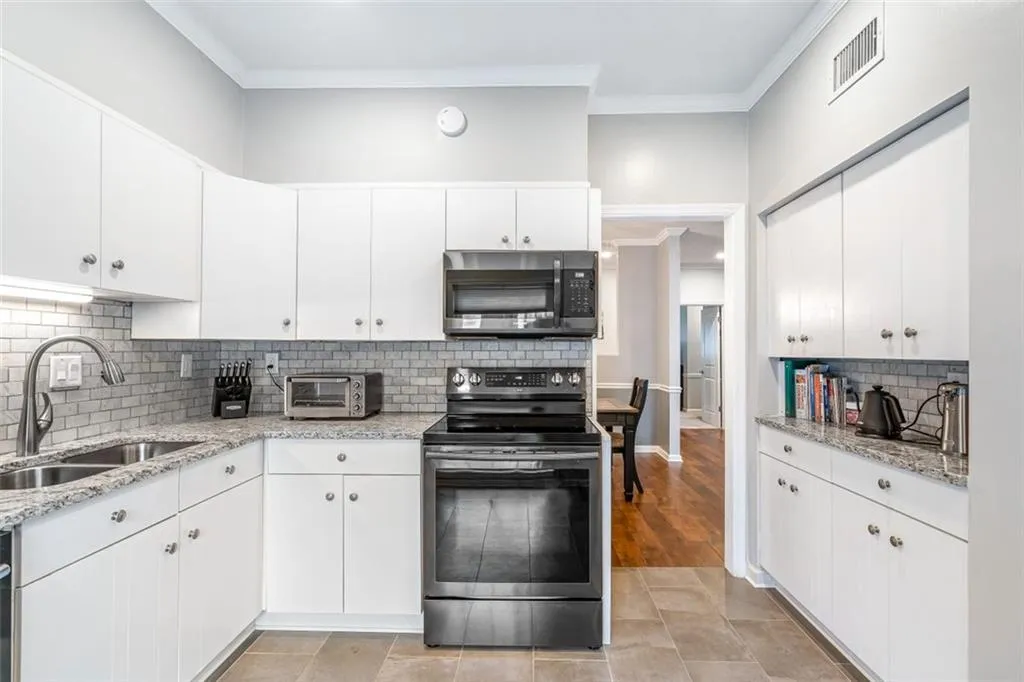 5425 Chemin De Vie, Atlanta, Georgia 30342, 2 Bedrooms Bedrooms, ,2 BathroomsBathrooms,Residential,Sold,5425 Chemin De Vie,6937747