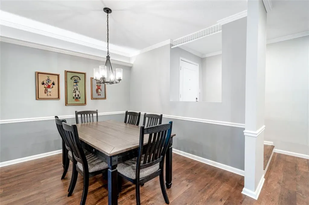 5425 Chemin De Vie, Atlanta, Georgia 30342, 2 Bedrooms Bedrooms, ,2 BathroomsBathrooms,Residential,Sold,5425 Chemin De Vie,6937747