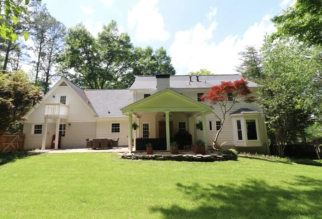 7725 Nesbit Ferry Road, Sandy Springs, Georgia 30350, 5 Bedrooms Bedrooms, ,5 BathroomsBathrooms,Residential,Sold,7725 Nesbit Ferry Road,6714885