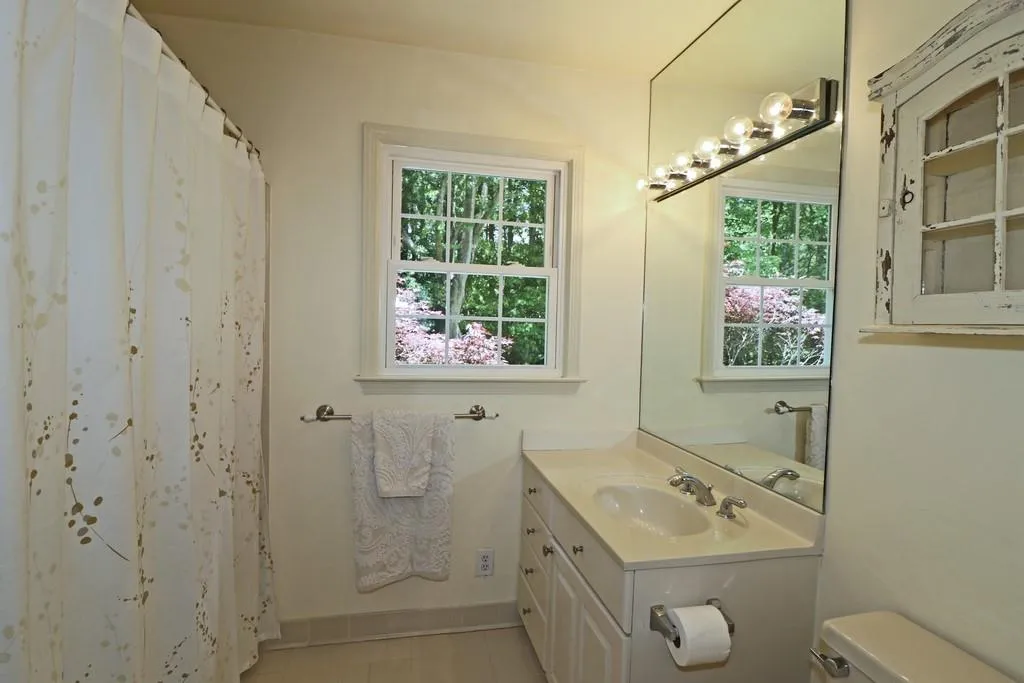 7725 Nesbit Ferry Road, Sandy Springs, Georgia 30350, 5 Bedrooms Bedrooms, ,5 BathroomsBathrooms,Residential,Sold,7725 Nesbit Ferry Road,6714885