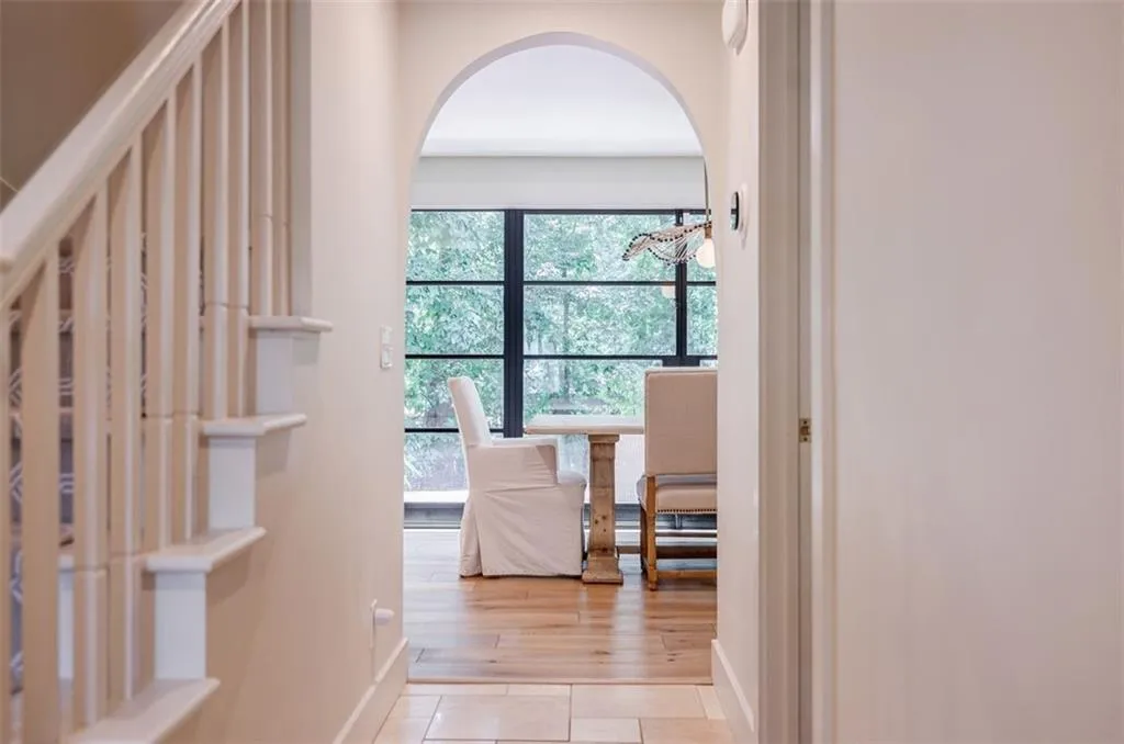 515 Hounds Ridge, Sandy Springs, Georgia 30328, 4 Bedrooms Bedrooms, ,3 BathroomsBathrooms,Residential,For Sale,515 Hounds Ridge,7623022