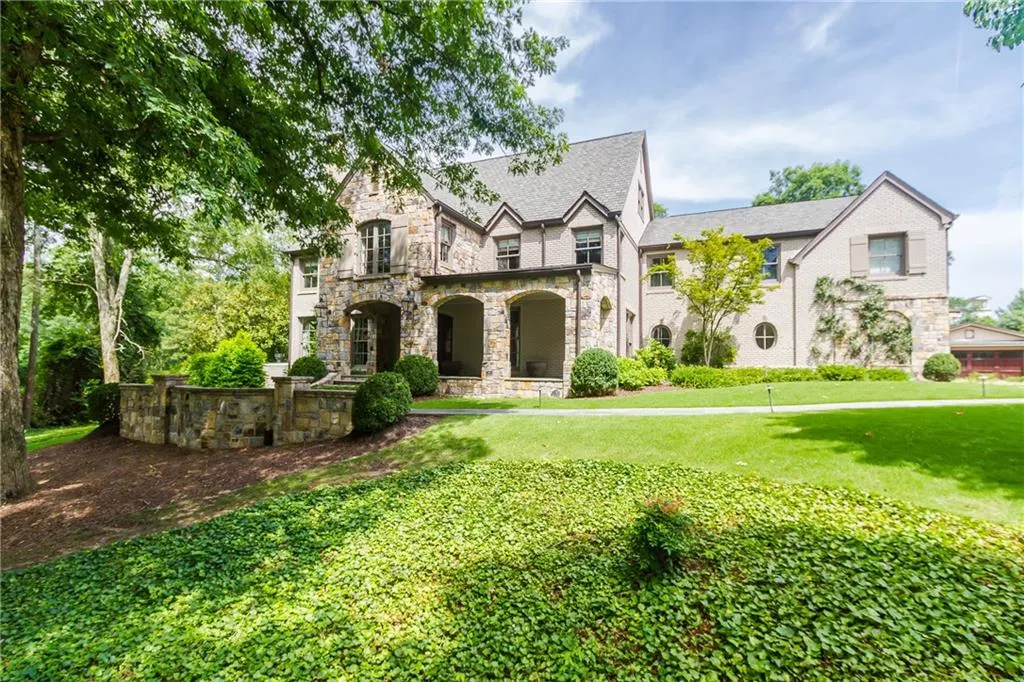3865 Parian Ridge Road, Atlanta, Georgia 30327, 6 Bedrooms Bedrooms, ,5 BathroomsBathrooms,Residential,Sold,3865 Parian Ridge Road,5862520