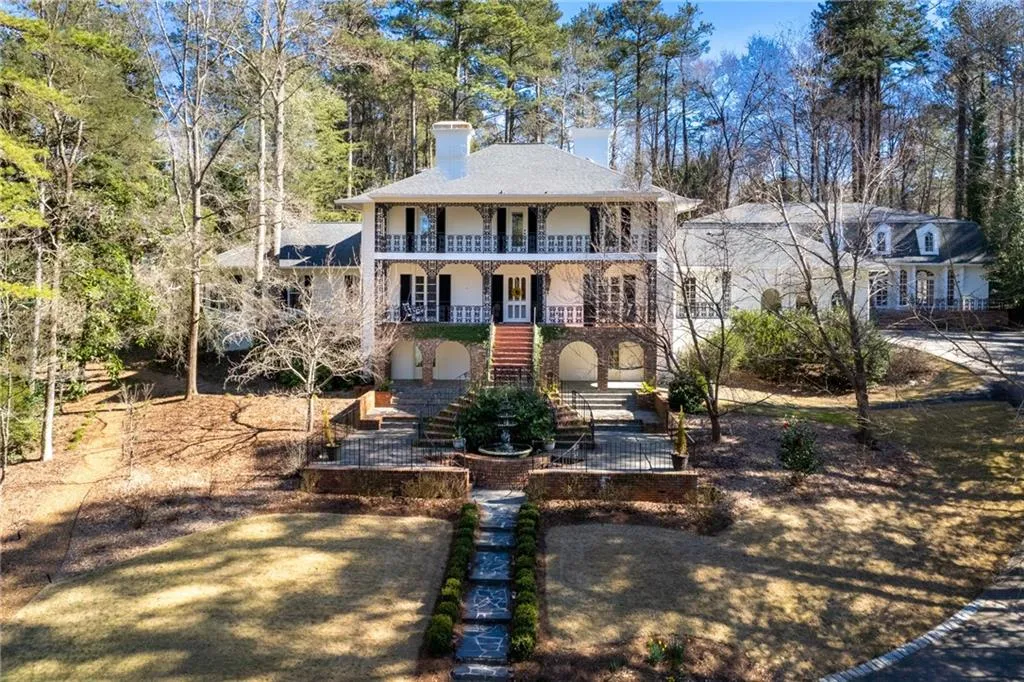 750 Tanglewood Trail, Sandy Springs, Georgia 30327, 6 Bedrooms Bedrooms, ,6 BathroomsBathrooms,Residential,Sold,750 Tanglewood Trail,7012102