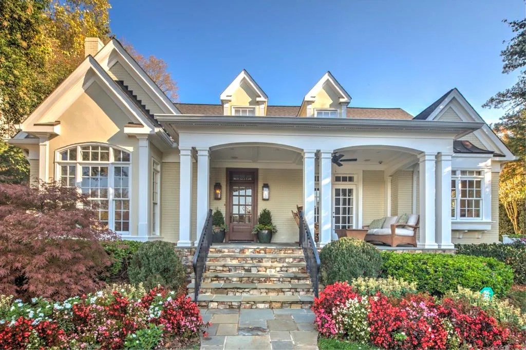 3980 E Brookhaven Drive Ne, Brookhaven, Georgia 30319, 4 Bedrooms Bedrooms, ,4 BathroomsBathrooms,Residential,Sold,3980 E Brookhaven Drive Ne,5790632