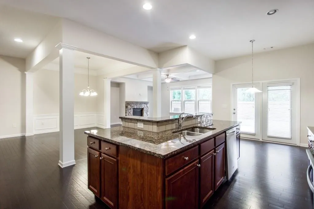 125 Barkley Lane, Sandy Springs, Georgia 30328, 3 Bedrooms Bedrooms, ,3 BathroomsBathrooms,Residential,Sold,125 Barkley Lane,5892981