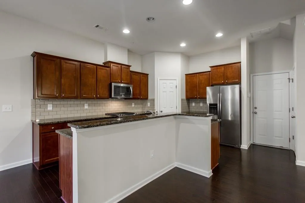 125 Barkley Lane, Sandy Springs, Georgia 30328, 3 Bedrooms Bedrooms, ,3 BathroomsBathrooms,Residential,Sold,125 Barkley Lane,5892981