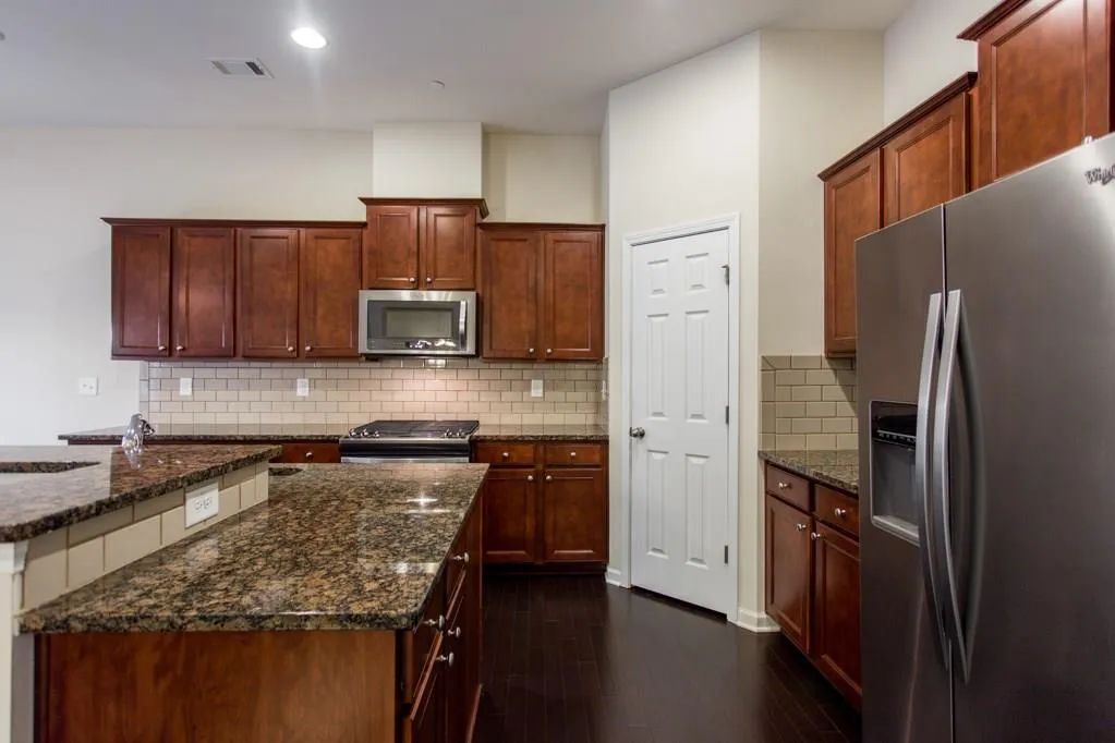 125 Barkley Lane, Sandy Springs, Georgia 30328, 3 Bedrooms Bedrooms, ,3 BathroomsBathrooms,Residential,Sold,125 Barkley Lane,5892981