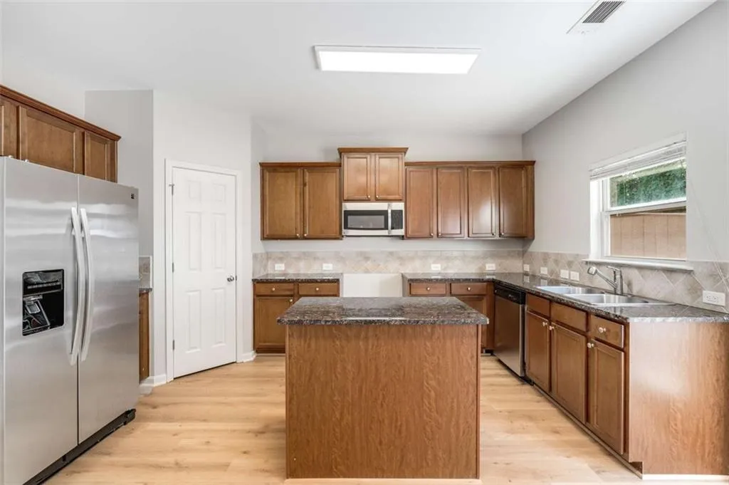 1781 Liberty Parkway Nw, Atlanta, Georgia 30318, 3 Bedrooms Bedrooms, ,3 BathroomsBathrooms,Residential,For Sale,1781 Liberty Parkway Nw,7634550