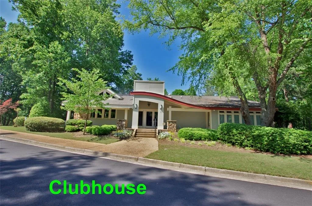 15 Dunwoody Springs Drive Unit 15, Sandy Springs, Georgia 30328, 3 Bedrooms Bedrooms, ,2 BathroomsBathrooms,Residential,Sold,15 Dunwoody Springs Drive Unit 15,5846138