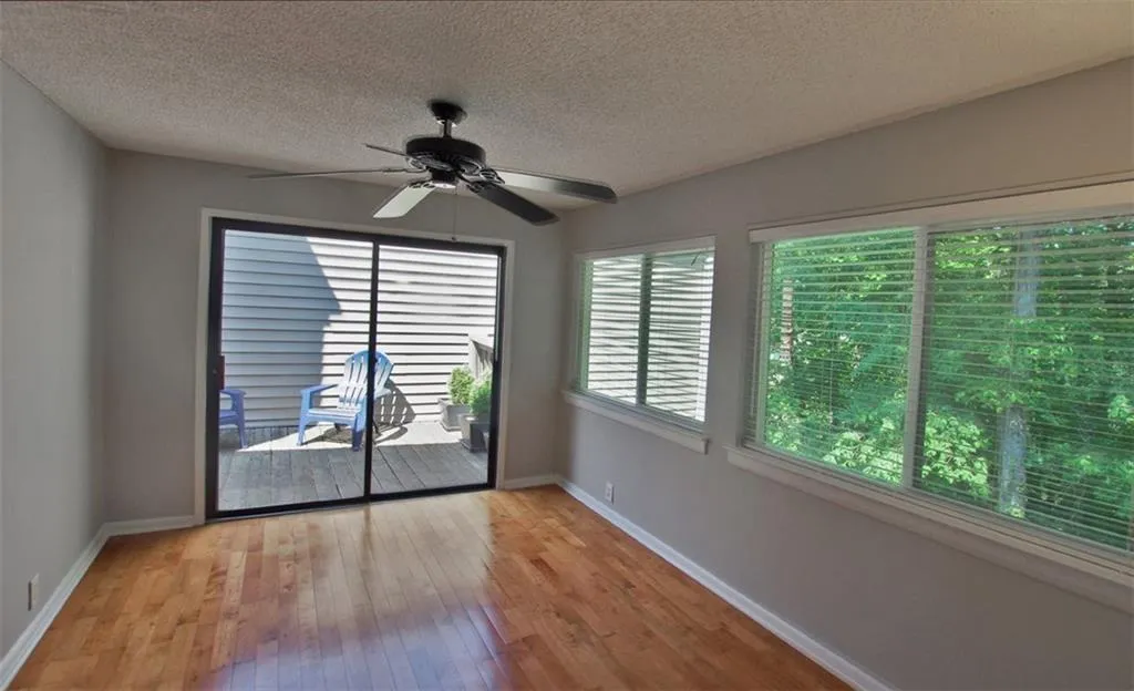 15 Dunwoody Springs Drive Unit 15, Sandy Springs, Georgia 30328, 3 Bedrooms Bedrooms, ,2 BathroomsBathrooms,Residential,Sold,15 Dunwoody Springs Drive Unit 15,5846138