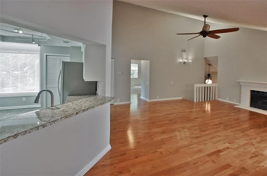 15 Dunwoody Springs Drive Unit 15, Sandy Springs, Georgia 30328, 3 Bedrooms Bedrooms, ,2 BathroomsBathrooms,Residential,Sold,15 Dunwoody Springs Drive Unit 15,5846138