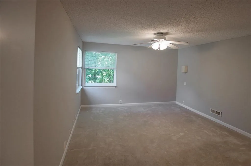 15 Dunwoody Springs Drive Unit 15, Sandy Springs, Georgia 30328, 3 Bedrooms Bedrooms, ,2 BathroomsBathrooms,Residential,Sold,15 Dunwoody Springs Drive Unit 15,5846138