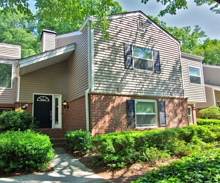 15 Dunwoody Springs Drive Unit 15, Sandy Springs, Georgia 30328, 3 Bedrooms Bedrooms, ,2 BathroomsBathrooms,Residential,Sold,15 Dunwoody Springs Drive Unit 15,5846138
