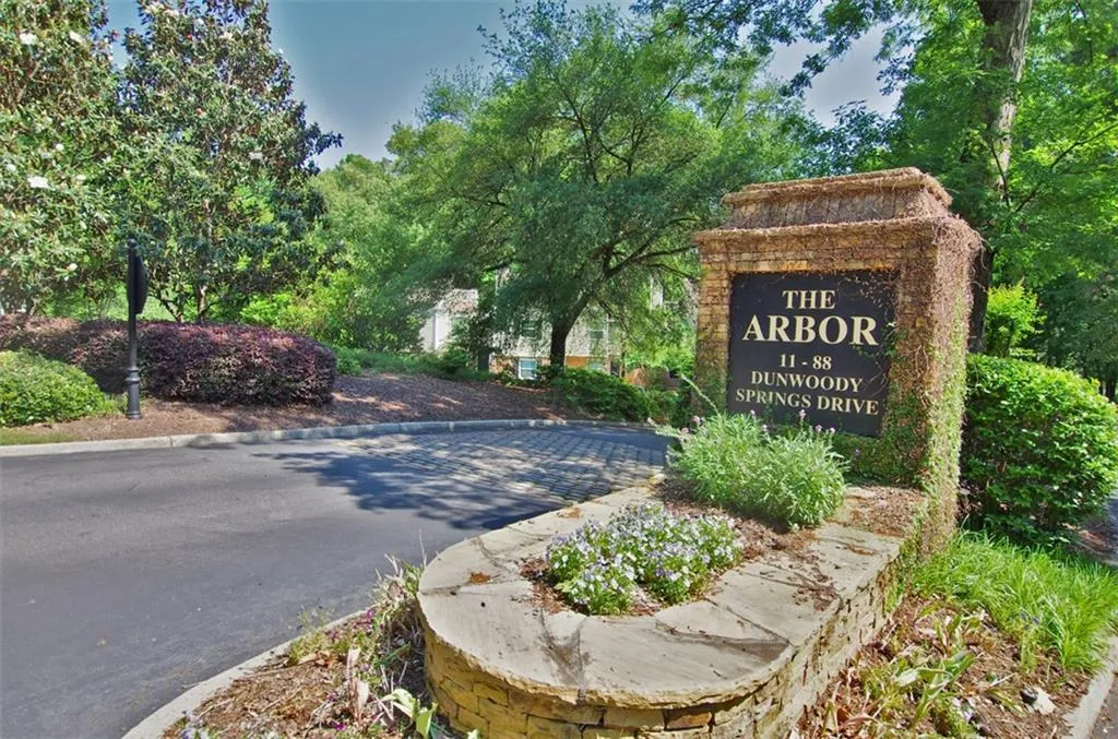 15 Dunwoody Springs Drive Unit 15, Sandy Springs, Georgia 30328, 3 Bedrooms Bedrooms, ,2 BathroomsBathrooms,Residential,Sold,15 Dunwoody Springs Drive Unit 15,5846138
