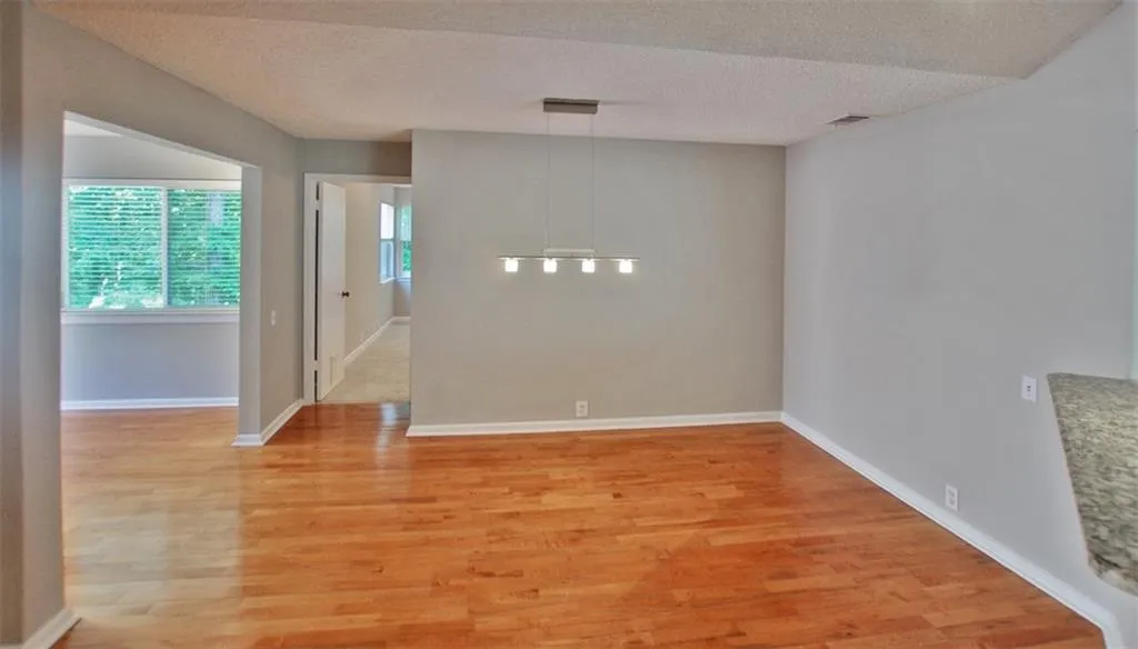 15 Dunwoody Springs Drive Unit 15, Sandy Springs, Georgia 30328, 3 Bedrooms Bedrooms, ,2 BathroomsBathrooms,Residential,Sold,15 Dunwoody Springs Drive Unit 15,5846138