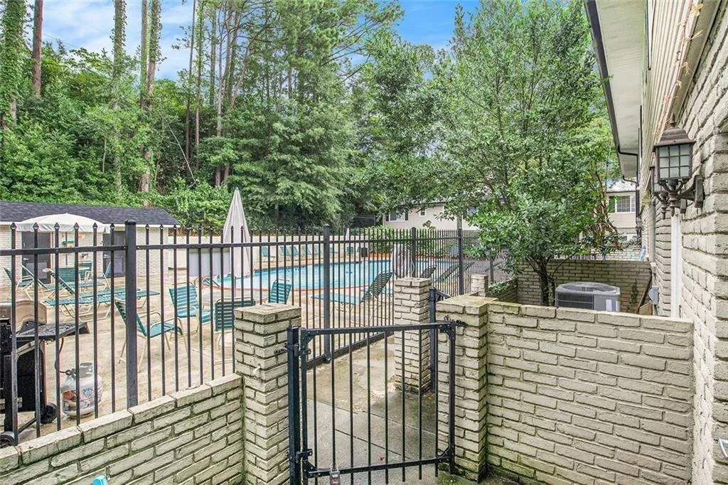 6940 Roswell Road Unit 16b, Atlanta, Georgia 30328, 2 Bedrooms Bedrooms, ,1 BathroomBathrooms,Residential,For Sale,6940 Roswell Road Unit 16b,7712892