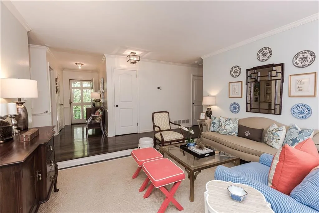 1198 Milmar Drive Nw, Atlanta, Georgia 30327, 3 Bedrooms Bedrooms, ,2 BathroomsBathrooms,Residential,Sold,1198 Milmar Drive Nw,5718226